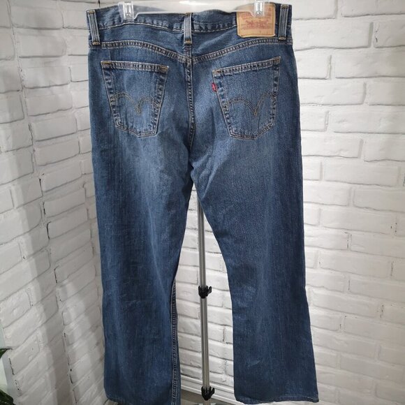 Levi's 527 Low Bootcut Medium Wash Men's Size 34/34 Blue Jeans - Picture 3 of 14